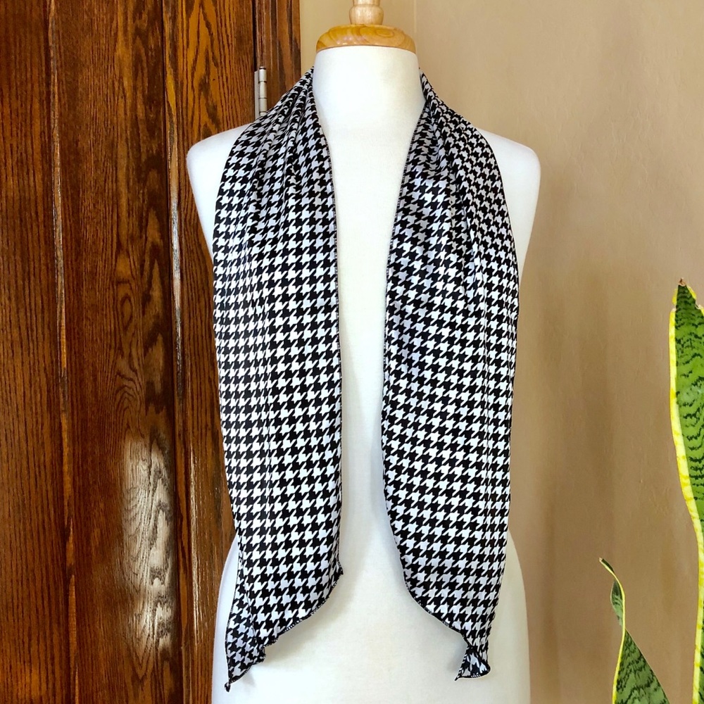 Black & White Houndstooth Scarf